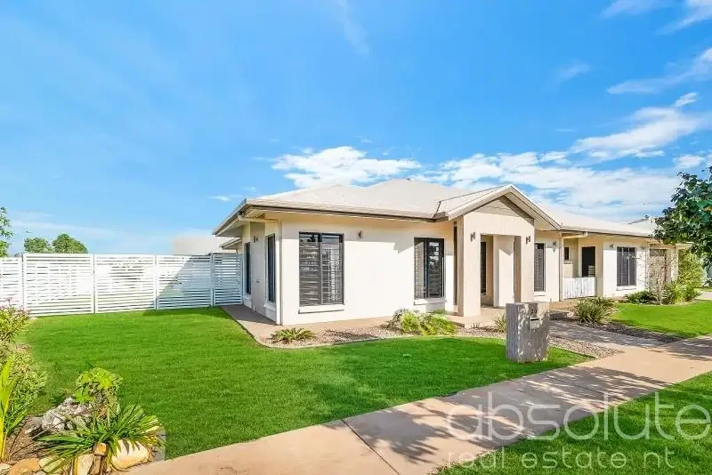 MONUMENTAL EXECUTIVE HOME OFFERING MULTIPLE LIVING OPTIONS!