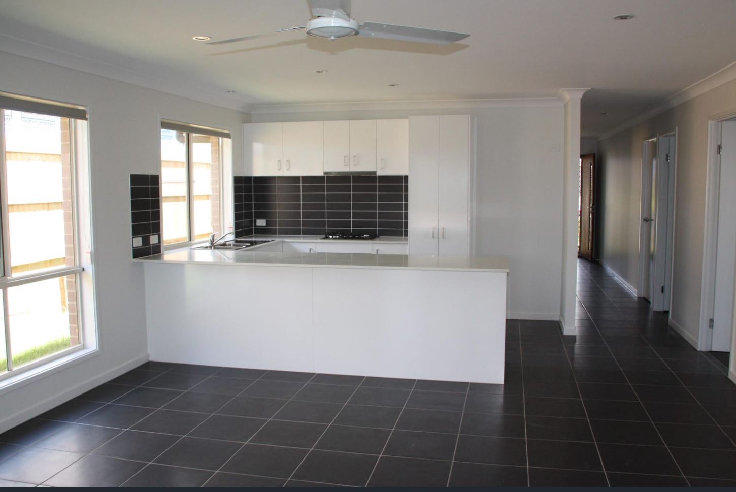 4 FREEDMAN DR, WILLOW VALE QLD 4209, 0 침실, 0 욕실, House