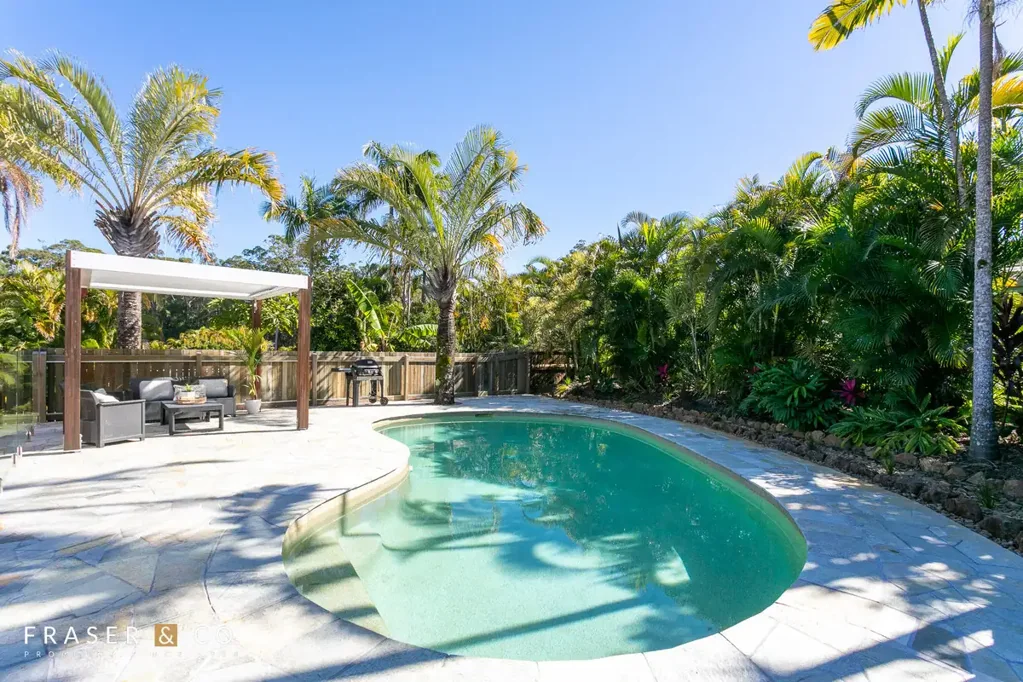 Noosaville 4房  Space, Lifestyle & Endless Possibilities in the Heart of Noosaville