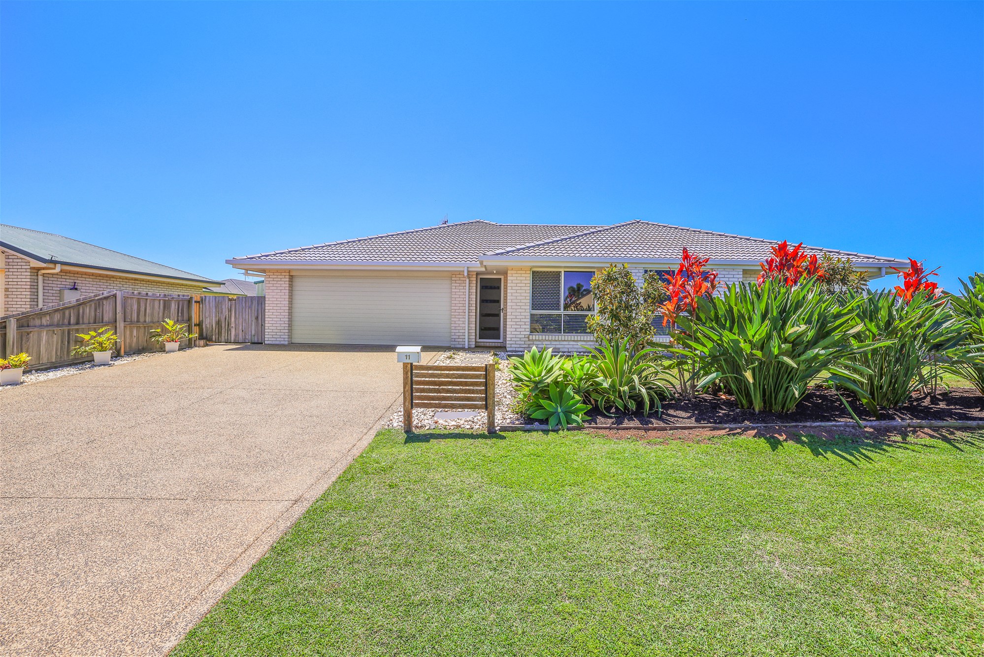 11 SAMS PL, CORAL COVE QLD 4670, 0部屋, 0バスルーム, House