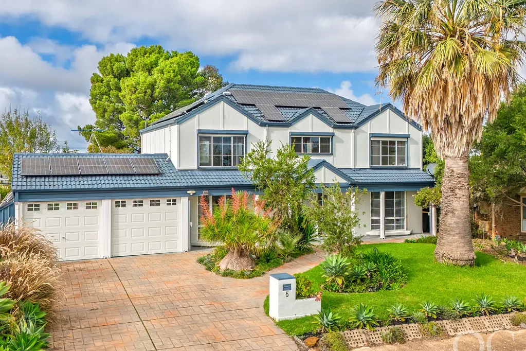 Hallett Cove 4房  Open the Door to Coastal Family Living / Close the Door on Compromising for Space