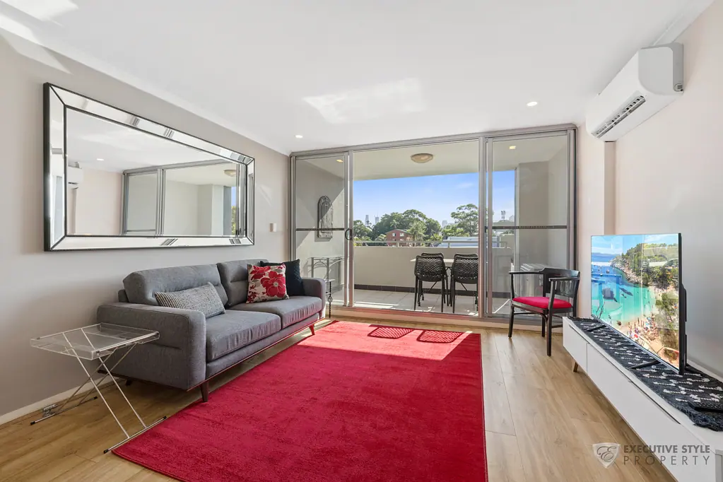 FURNISHED SPLIT LEVEL HOME + 3 BEDROOMS + 3 BATHROOMS + 1 CAR SPACE