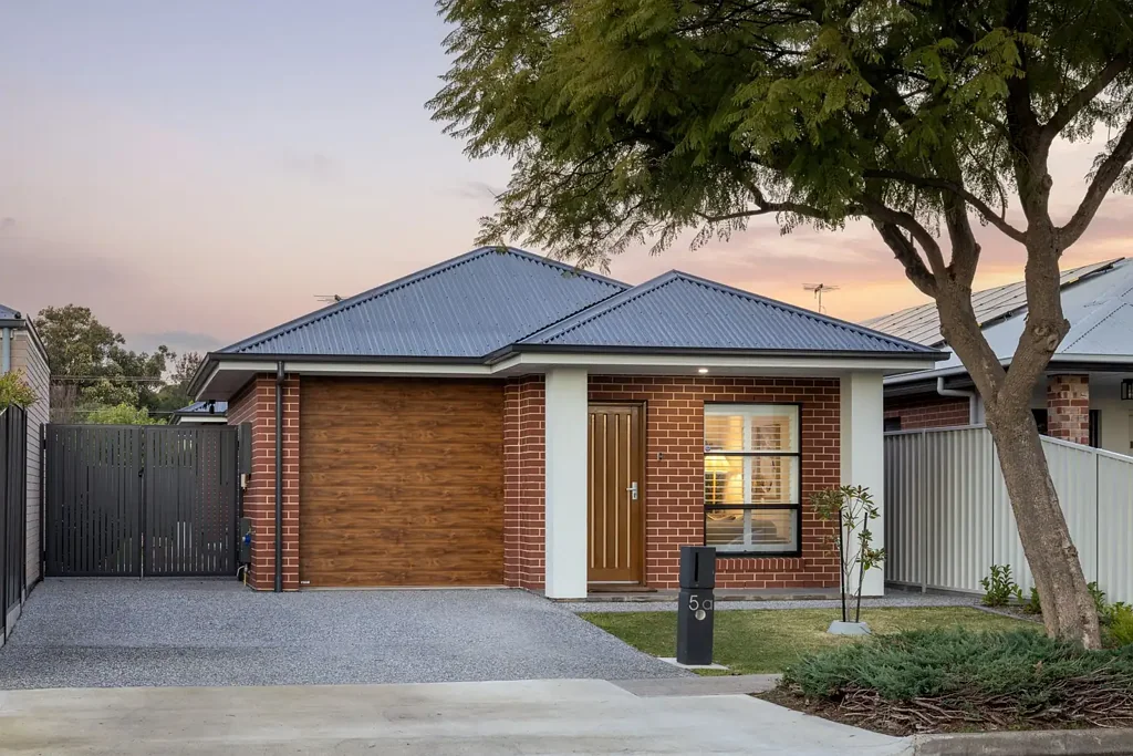 South Plympton 3部屋 Contemporary Comfort in a Prime Lifestyle Location