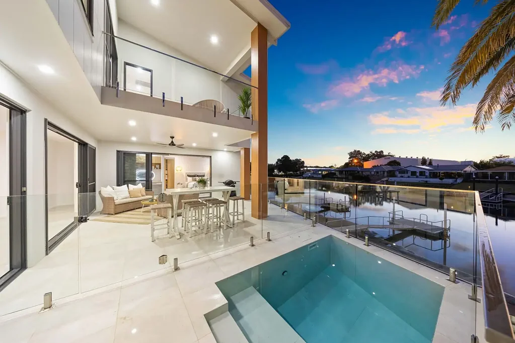 Port Macquarie 4房  Premier waterfront living