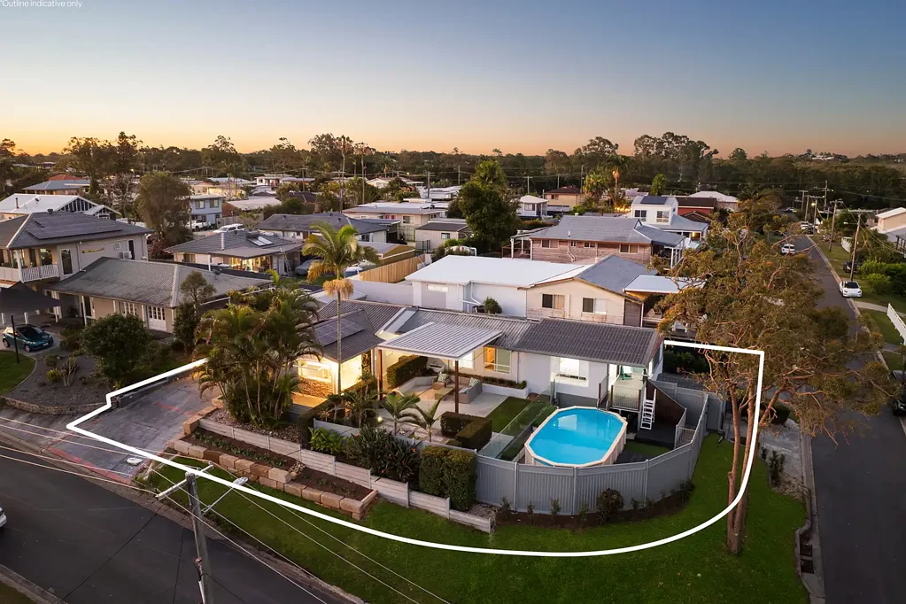 Coomera 4 Slaapkamer Corner Point Position with Water Views.