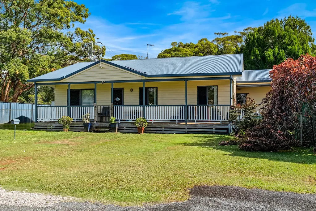 Russell Island 3 Bedroom North End, Quiet Street & close to the Bowls Club