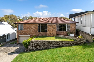 Address Withheld, Merewether, NSW 2291, 4 Bedrooms, 1 Bathrooms, House