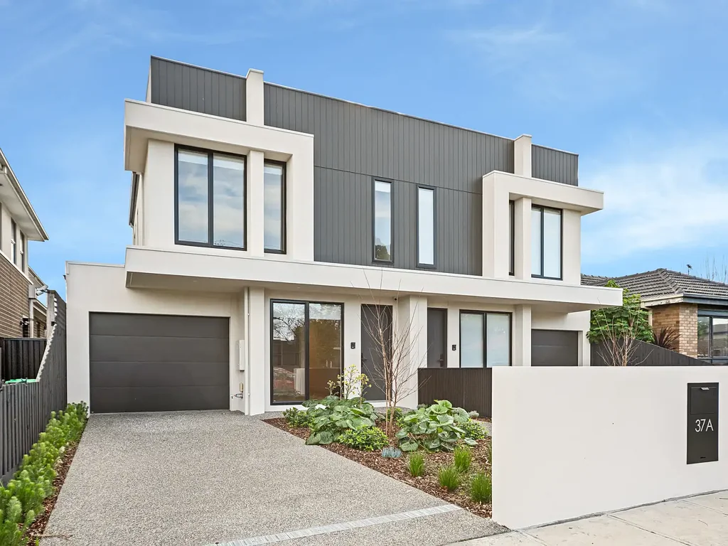 Brand New North-Facing Luxury in the McKinnon Secondary College Zone