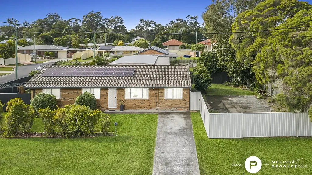 Caboolture 4 Bedroom Home office and space for boat/caravan