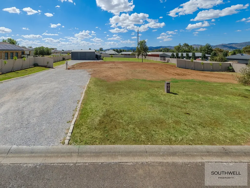 4 John Stuart Close, Tamworth, NSW 2340