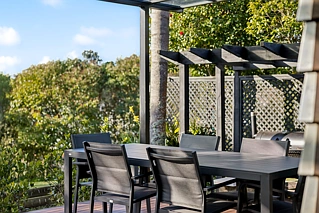 16 Almond Grove, Greenhithe, North Shore City