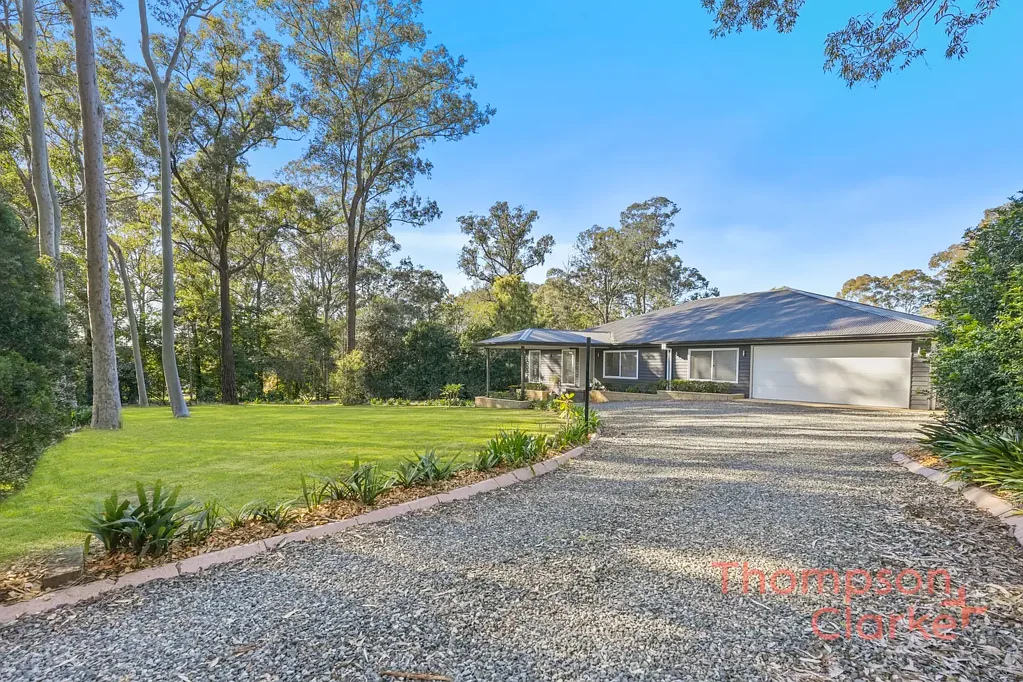 Thornton 5 Bedroom Luxury Family Retreat with Pool, Space & Self-Contained Living
