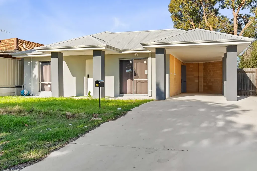 63 Riverside Lane, Seville Grove, WA 6112
