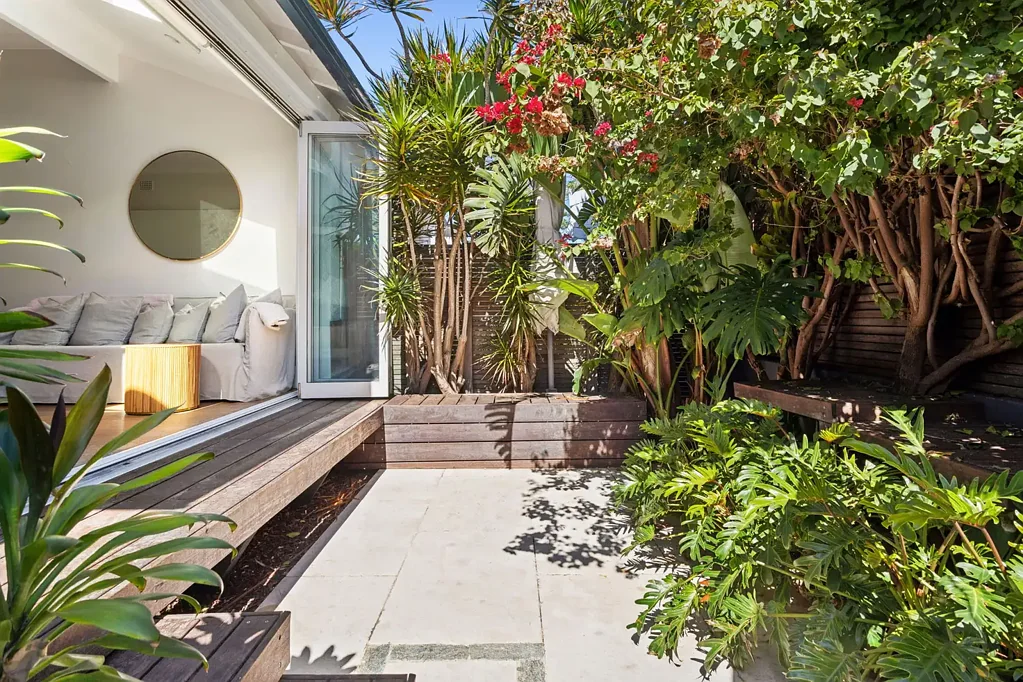 North Bondi 2Kwarto Rare Boutique Townhouse Style Apartment in Unbeatable Bondi Beach Setting