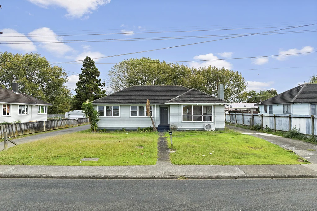 Otara 4 Slaapkamer Renovators & Investors - Add Value Here!