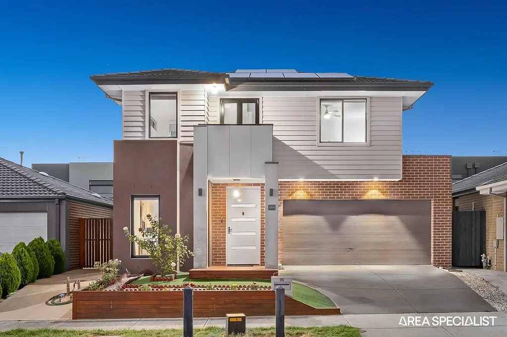 16 Mountjoy Circuit, Clyde North, VIC 3978