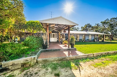 Waroona 4Habitaciones Lifestyle Acreage with Space, Comfort & Self-Sufficiency