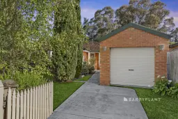 5 Charter Close, Berwick