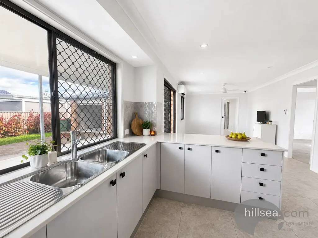 Helensvale 3Habitaciones STUNNING FAMILY HOME IN CENTRAL HELENSVALE