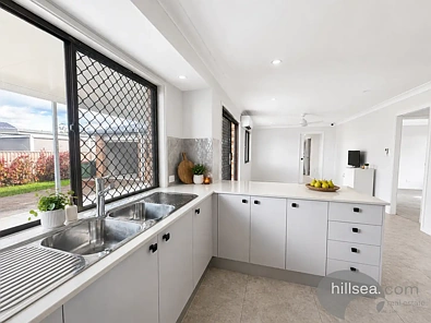 Helensvale 3 Slaapkamer FAMILY HOME IN CENTRAL HELENSVALE