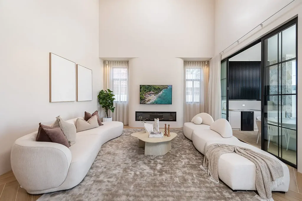 Sans Souci 4 Bedroom Brand-new family retreat of design & light