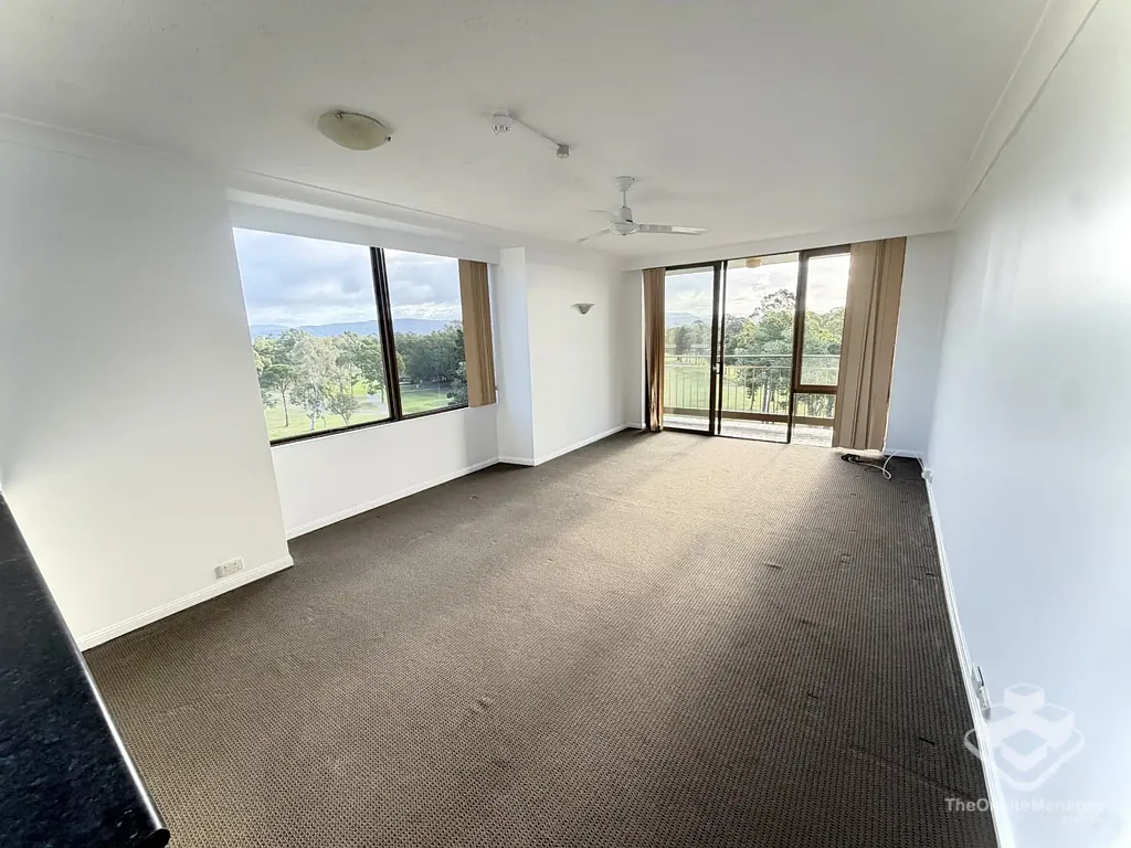 1 Bedroom Apartment with Golf Course Views