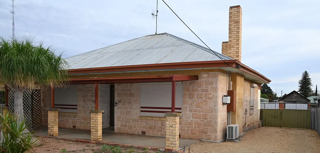 Waikerie 2ਬੈੱਡਰੂਮ Comfortable Living with Space, Shedding & Convenience!