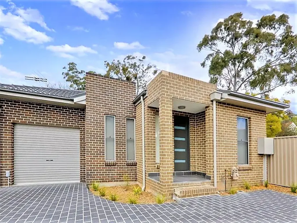 Stylish Townhouse in a Sought-After Location