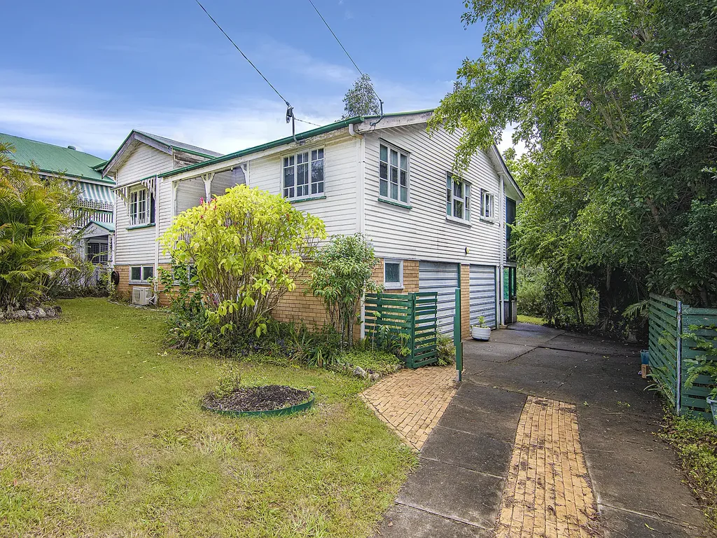 Corinda 4 Bedroom Rare Double Block Opportunity in Prime Corinda Location