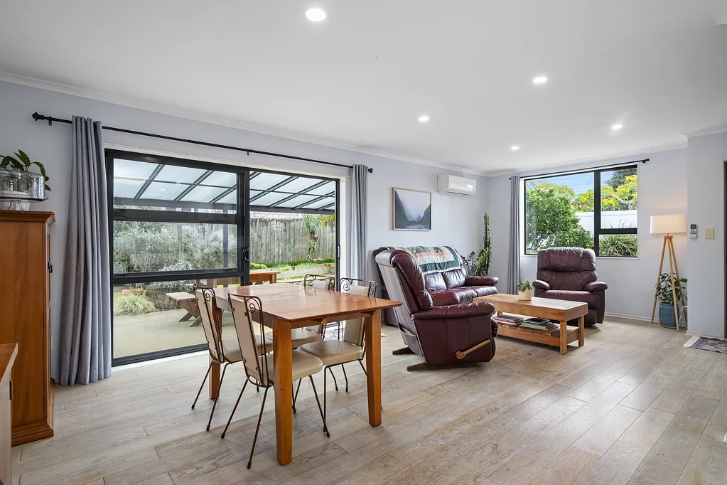 Pukekohe 4ਬੈੱਡਰੂਮ Time's running out - must sell!