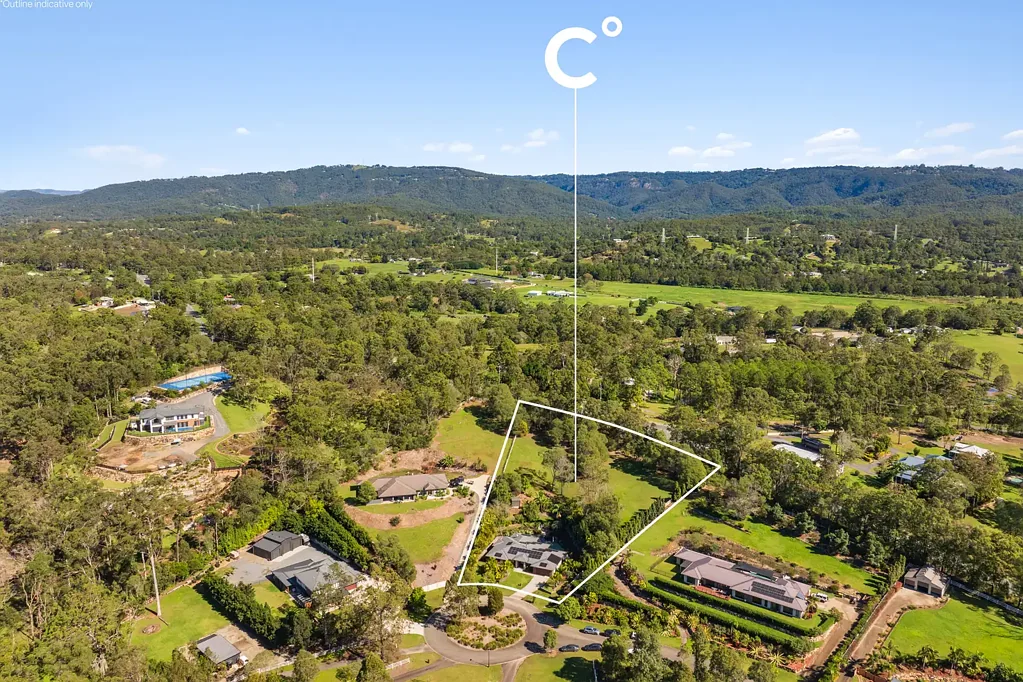 Maudsland 6房  Dual-Living Acreage Excellence in Prestigious Huntington Downs