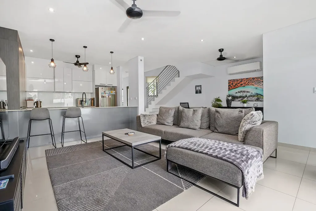 Fannie Bay 3房  Refined style, exceptionally spacious, enviable setting!
