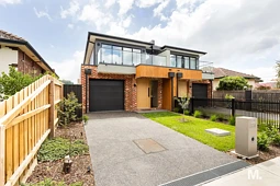 17 Hilda Street, Essendon