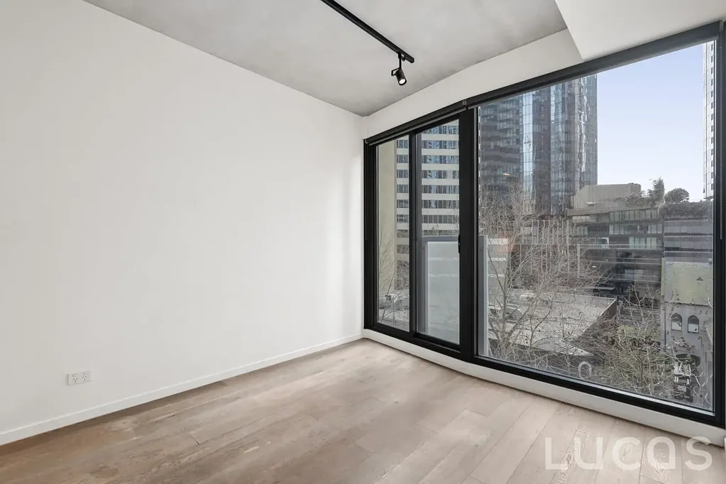 CBD Apartment Moments from Melbourne Central