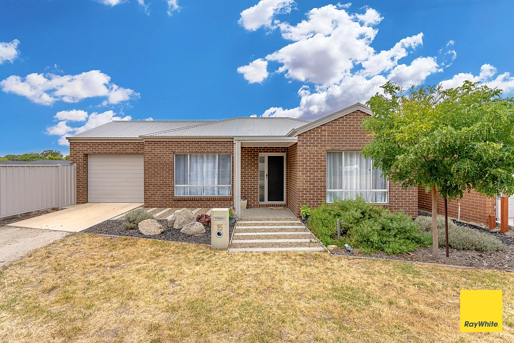 15 Mistletoe Street, Golden Square, VIC 3555