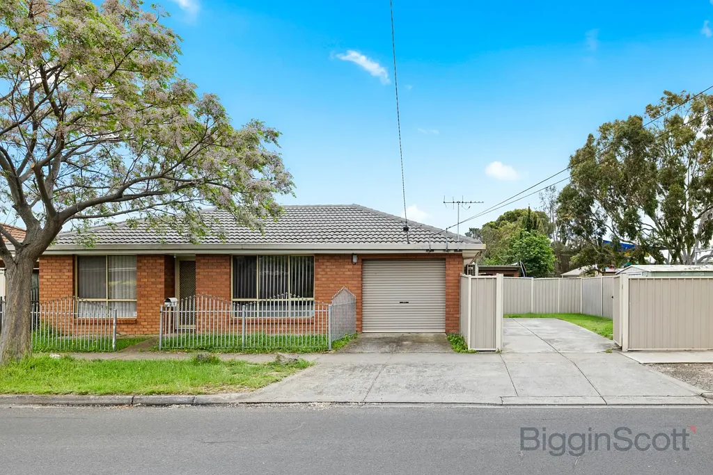 2/2 Doherty Street, Deer Park, VIC 3023