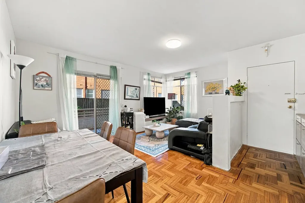 Bexley 3બેડરૂમ Light-Filled Apartment with Space, Comfort & Convenience