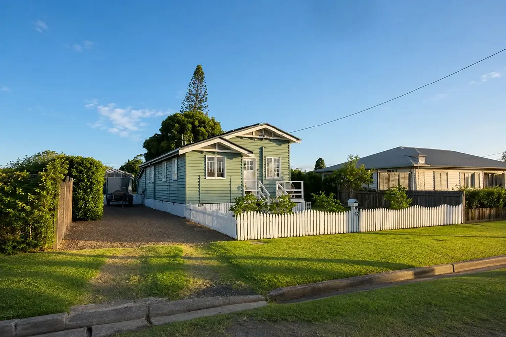 SECURE, LOW MAINTENANCE HOME WITH SOLAR POWER