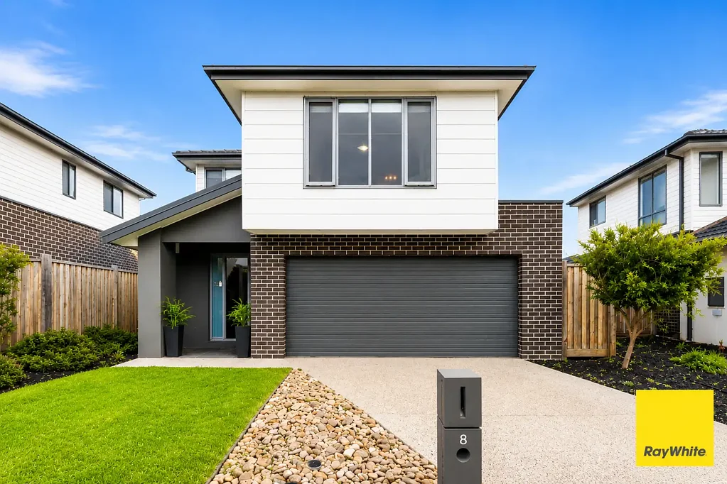 Point Cook 4 Slaapkamer Elegant Family Home in a Prestigious Point Cook Location Within Saltwater P-9 Zone