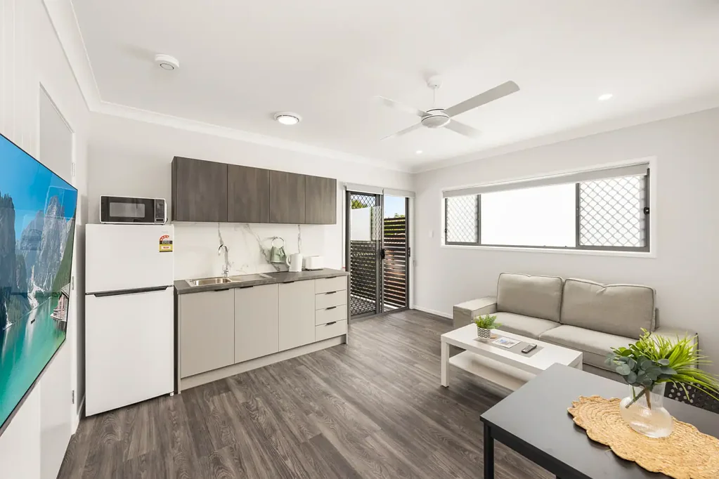 Large, Modern Studio with Everything Included, includes Car Space - Convenience at Its Best