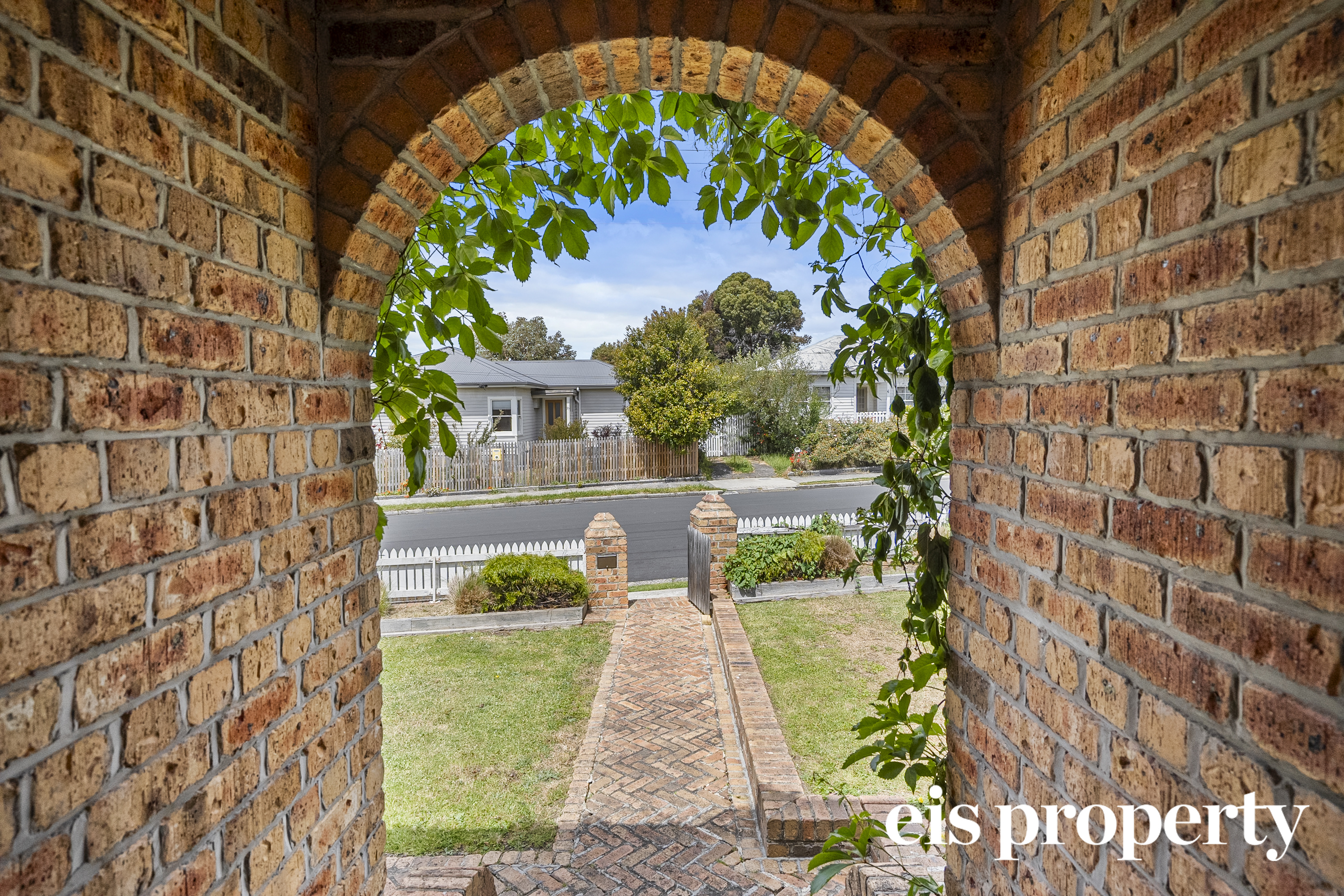 44 JOHNSTON ST, MOONAH TAS 7009, 0 Bedrooms, 0 Bathrooms, House