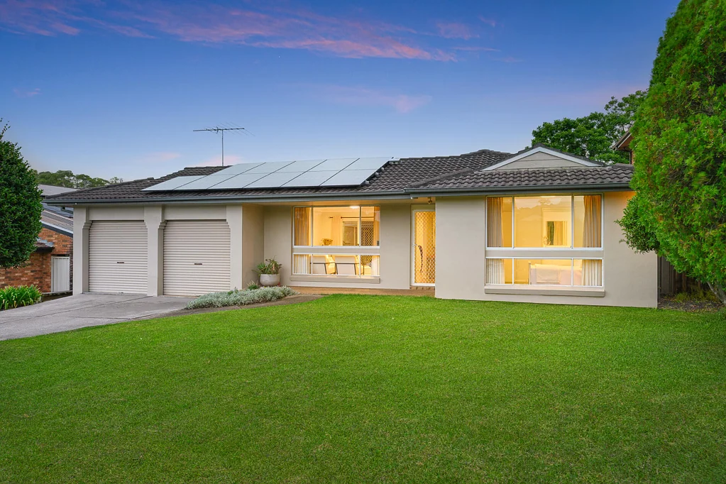 Baulkham Hills 5房 精美家庭住宅！社区备受追捧，宽敞空间，舒适实用，交通便利，步行上学，836㎡地块！ Perfect Family Home in Sought-After Crestwood Pocket