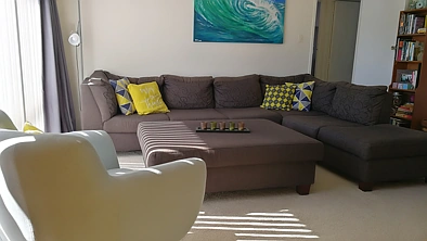 2 Bedrooms Apartment in Center Browns Bay