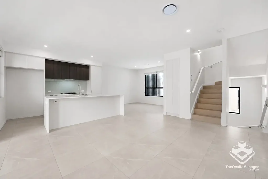 Spacious 4-Bedroom Townhouse with Resort-Style Facilities in the Heart of Rochedale