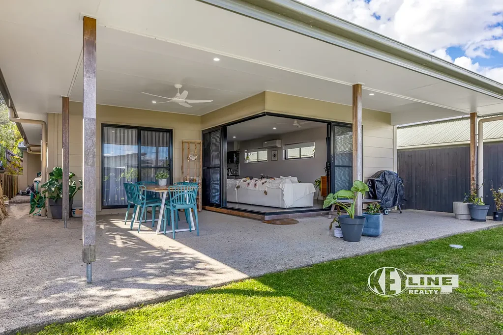 Burnside 3ਬੈੱਡਰੂਮ A Unique Duplex Opportunity – More Like a Home