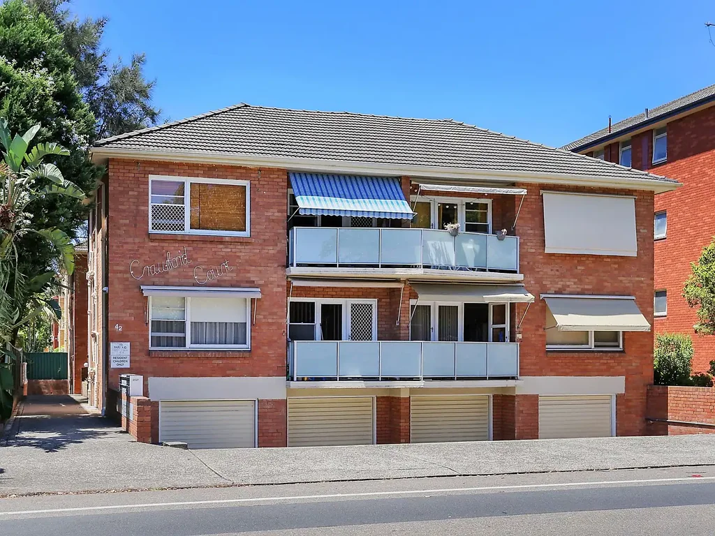 Two-bedroom unit with Lock Up Garage