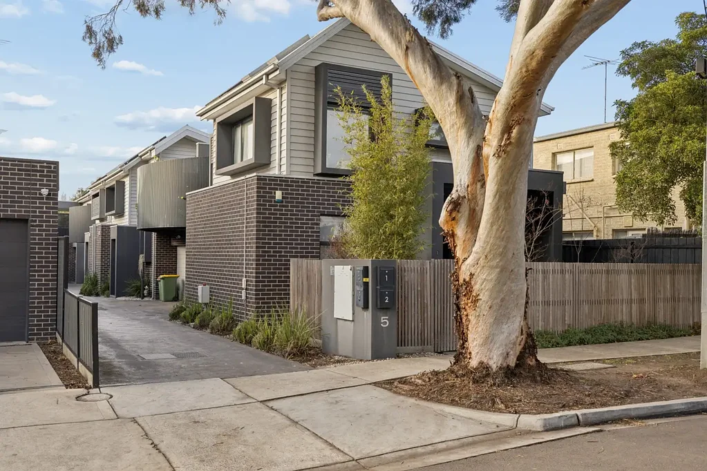 Yarraville 2chambre Parkside Style with Village Lifestyle