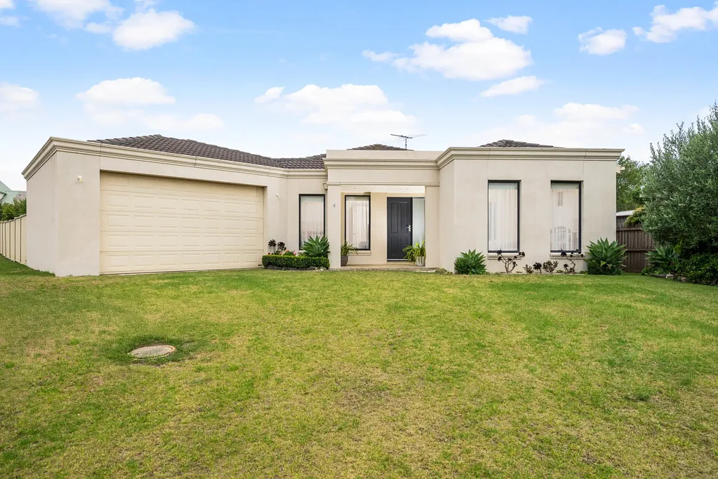 Indented Head 4कमरा Modern Coastal Elegance in Tranquil Indented Head