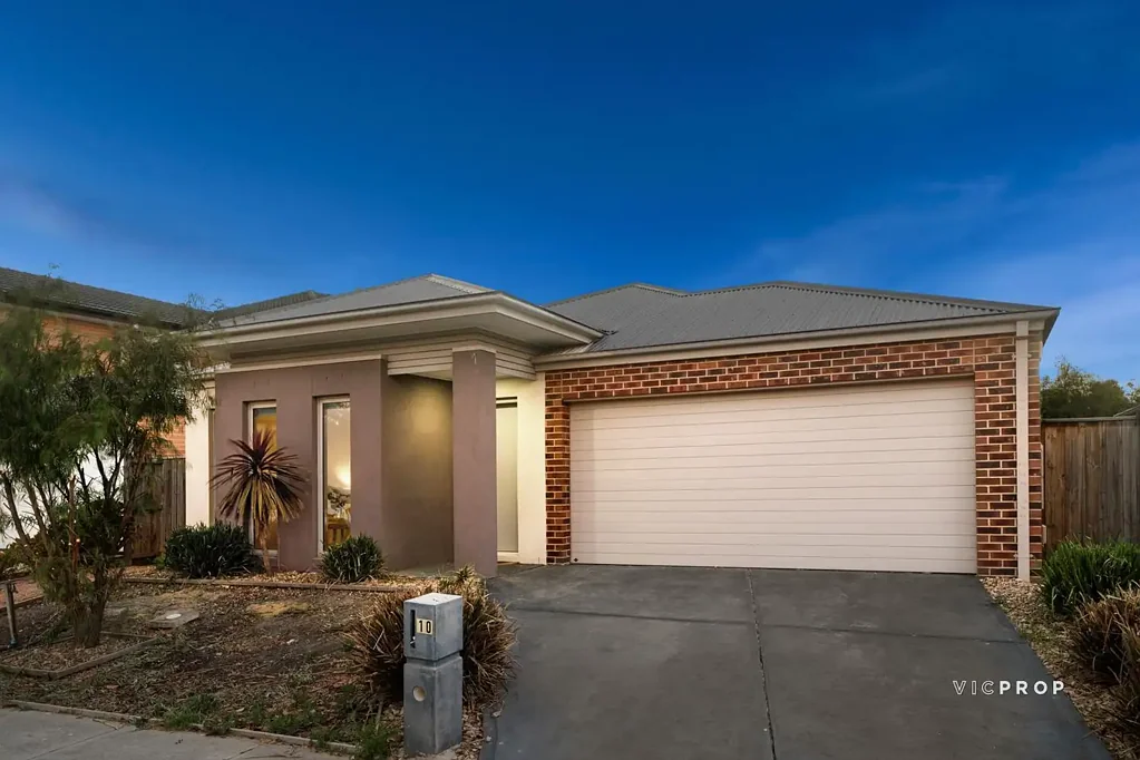 10 Huckleberry Street, Point Cook, VIC 3030