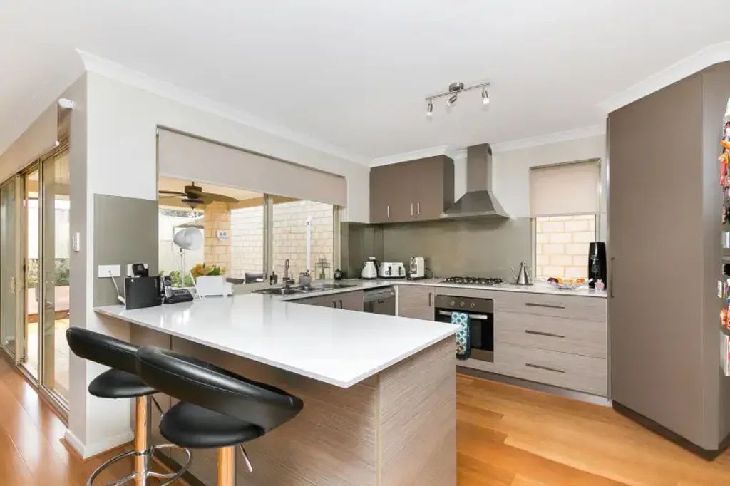 10B Senna Close, Coogee, WA 6166